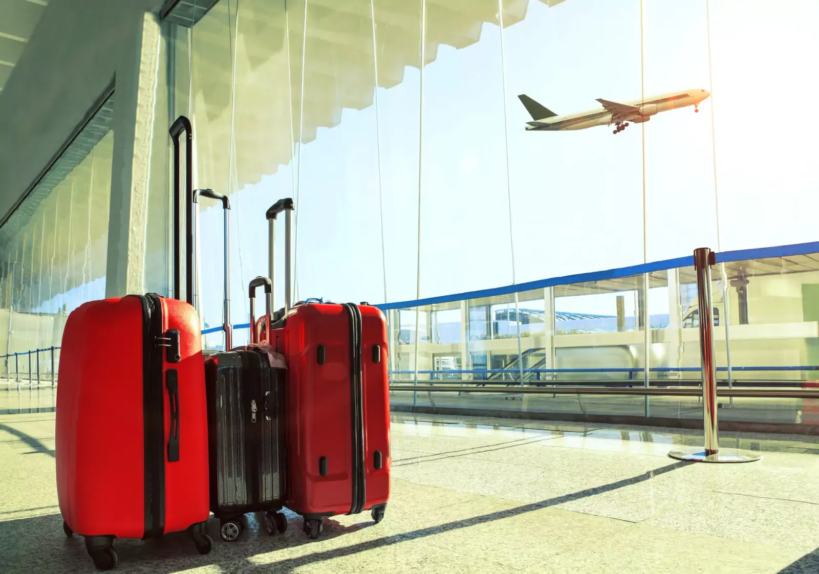 7 Best Ways to Secure Your Belongings During Beach Days in Corfu with FlexyLuggage (2025 Safety Guide)